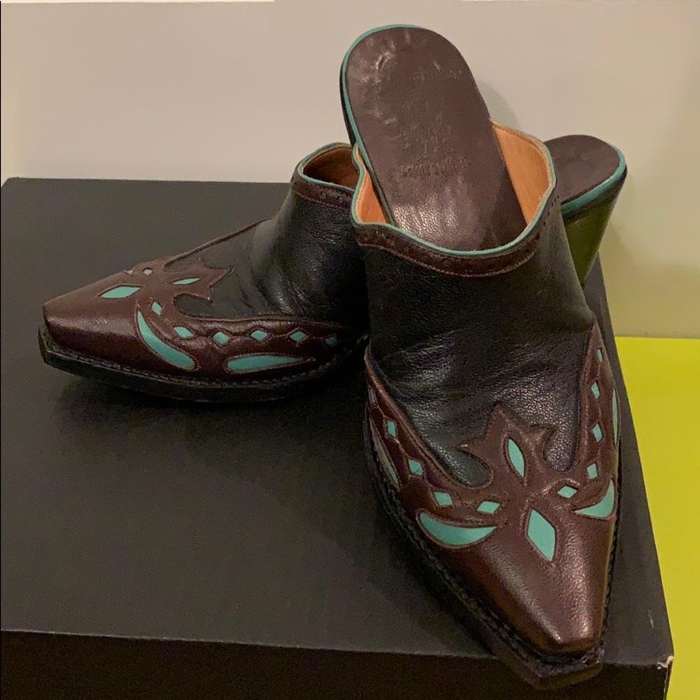 Old Gringo mules